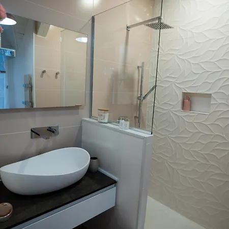 La Maison De Judith D Hotes Penzion Orthez